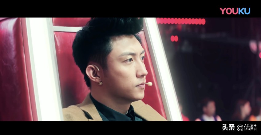 黄景瑜林更新最新视频,黄景瑜和林更新穿西装