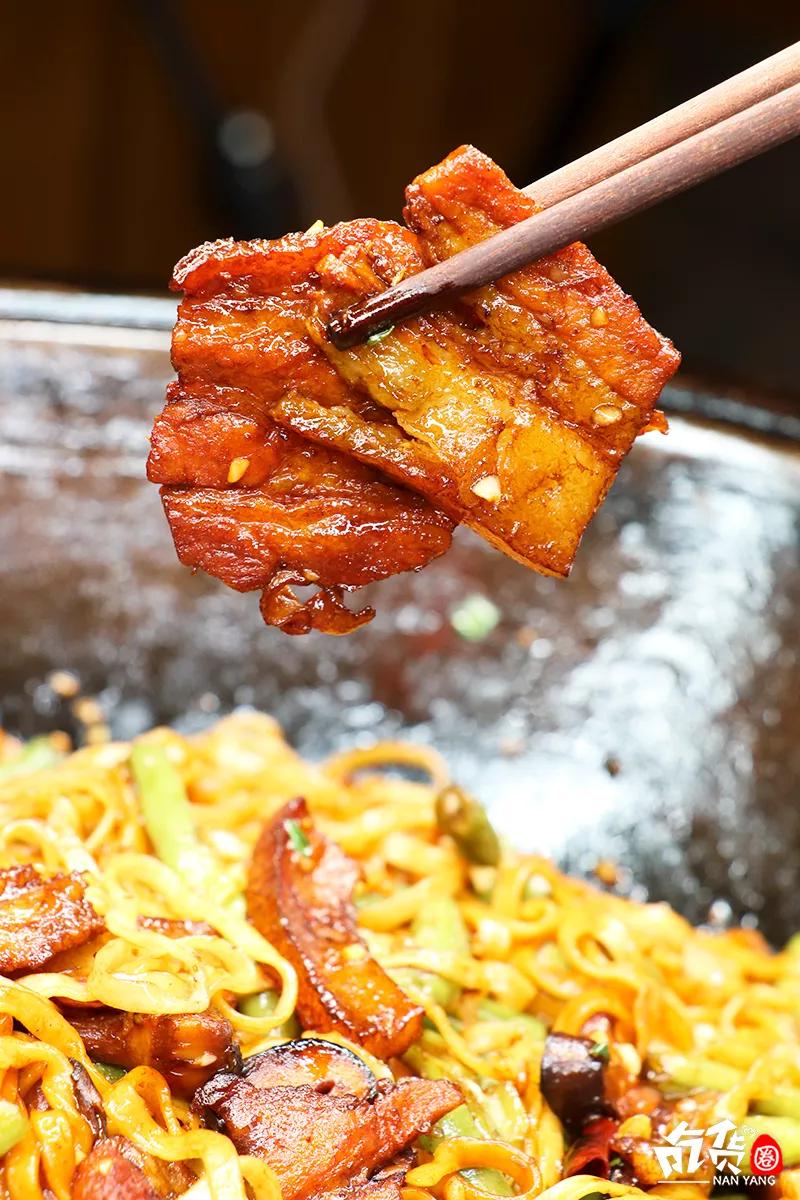 南阳正宗铁锅焖面,南阳焖面哪家最好吃