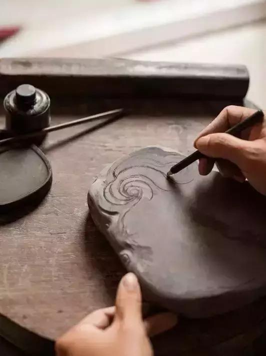 歙砚是四大名砚之首吗,中国四大名砚是指洮砚端砚歙砚