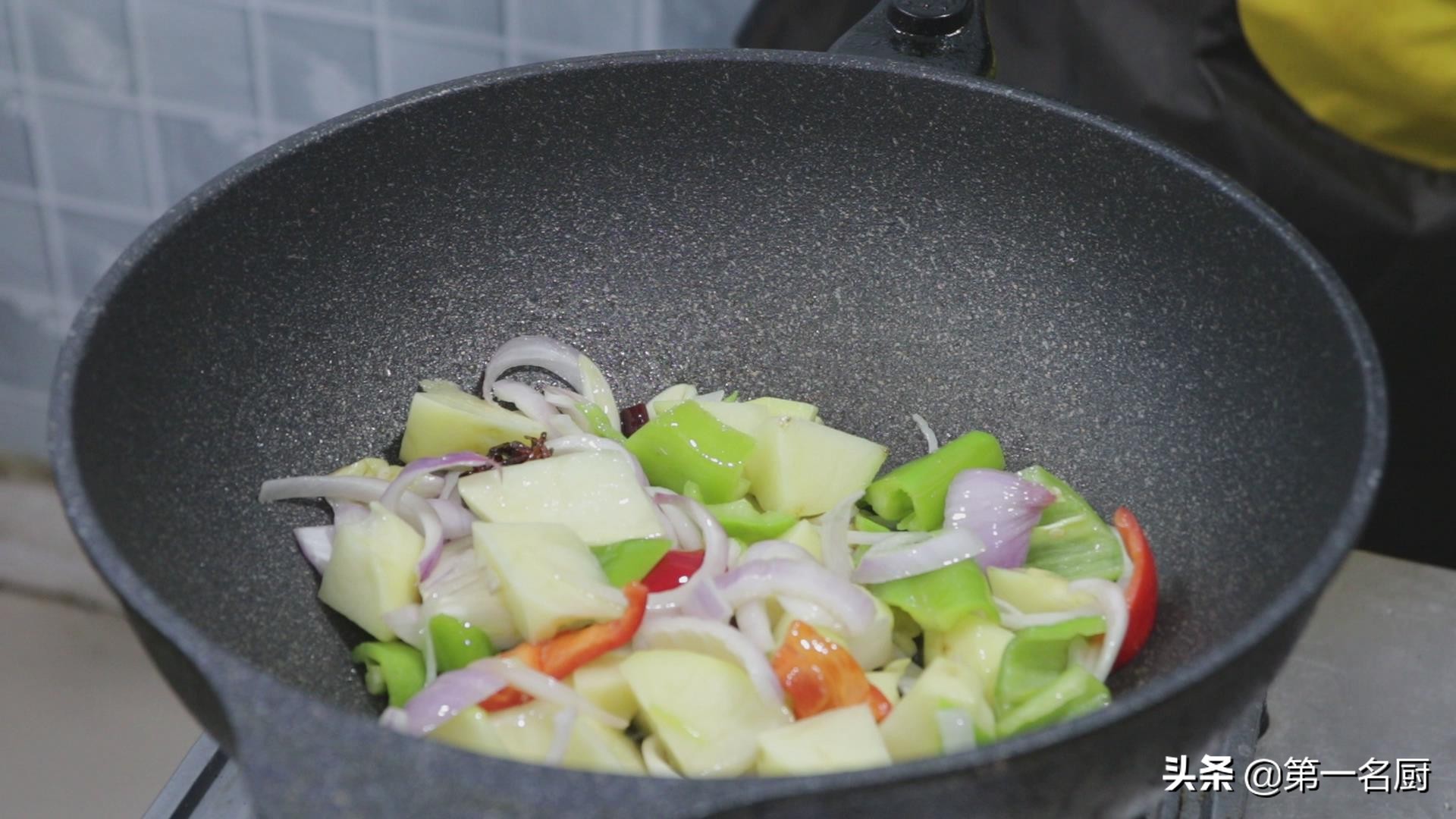 鸡翅根的几种做法简单方便又实惠,干锅鸡翅根的做法最正宗的做法