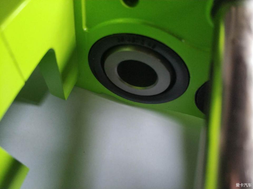 宝马3系换tei刹车,宝马3系的自动刹车功能测试