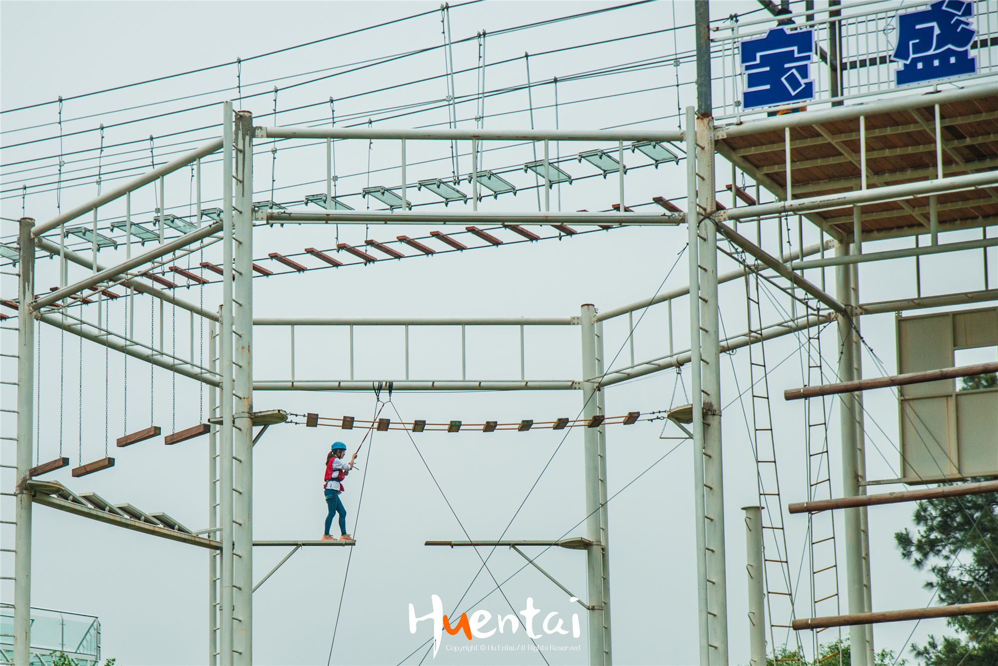 住星空帐篷吃土灶饭，看孔雀开屏，这个520就要来点不一样