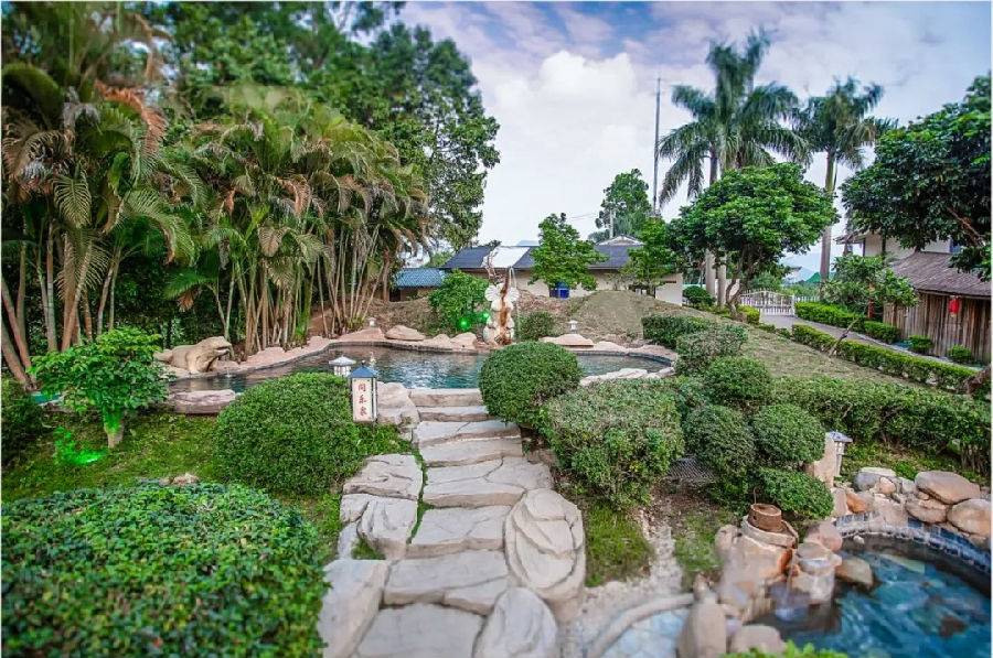 揭阳普宁盘龙湾温泉,普宁盘龙湾温泉度假村山泉水乐园