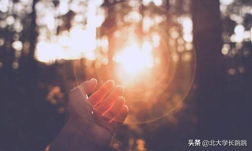 c罗和詹姆斯谁的巅峰期更强,c罗跟詹姆斯谁更自律