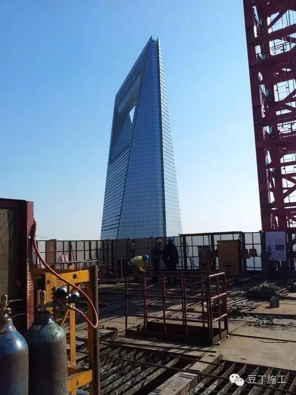 这个工程师的施工日志火了！记录的是超级工程上海中心施工过程