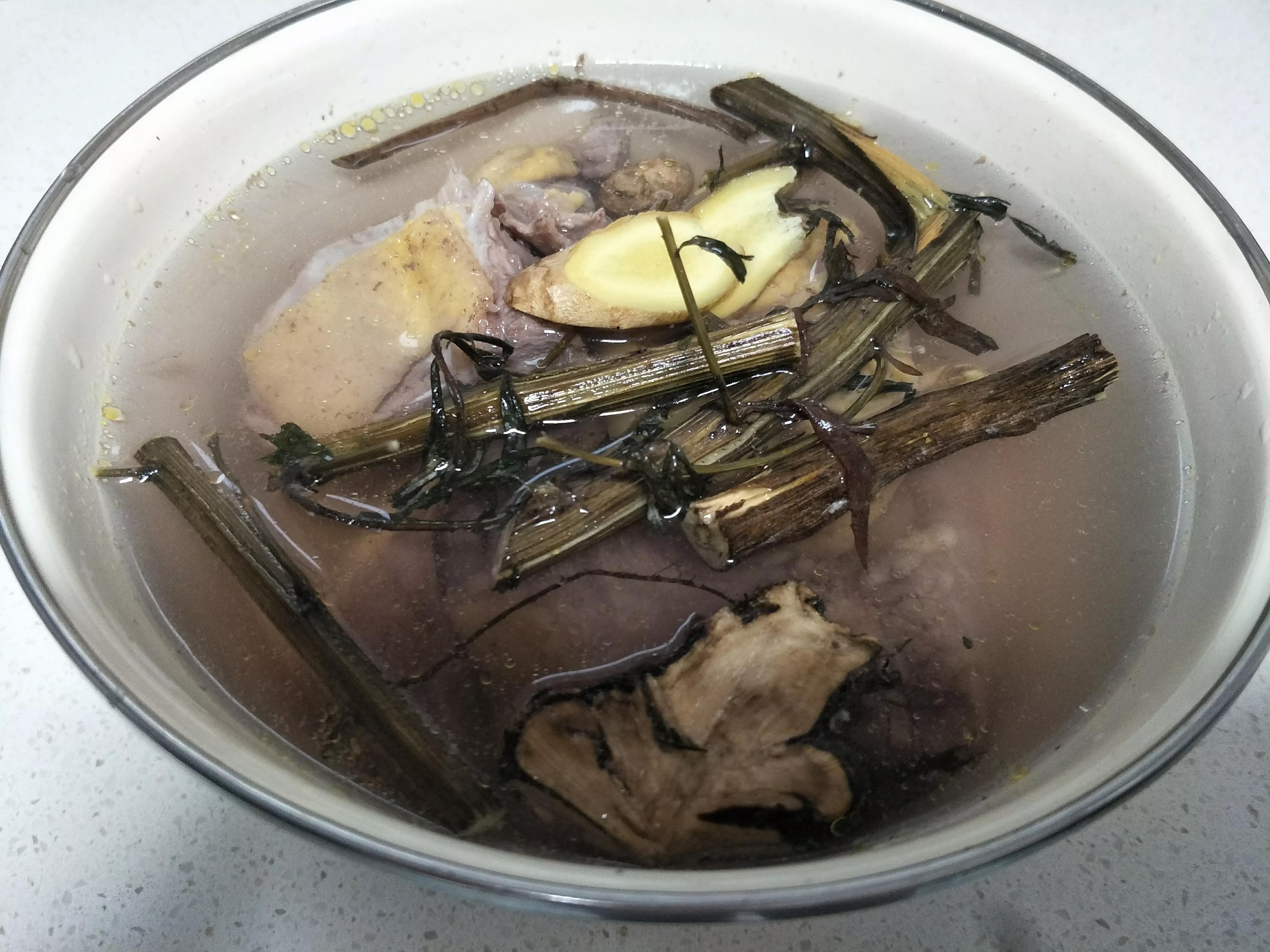 艾草香菇鸡汤,艾草煲鸡汤什么效果好