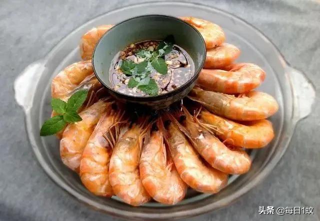 煮虾的正确方法是冷水下锅,煮虾是用热水煮还是用冷水煮