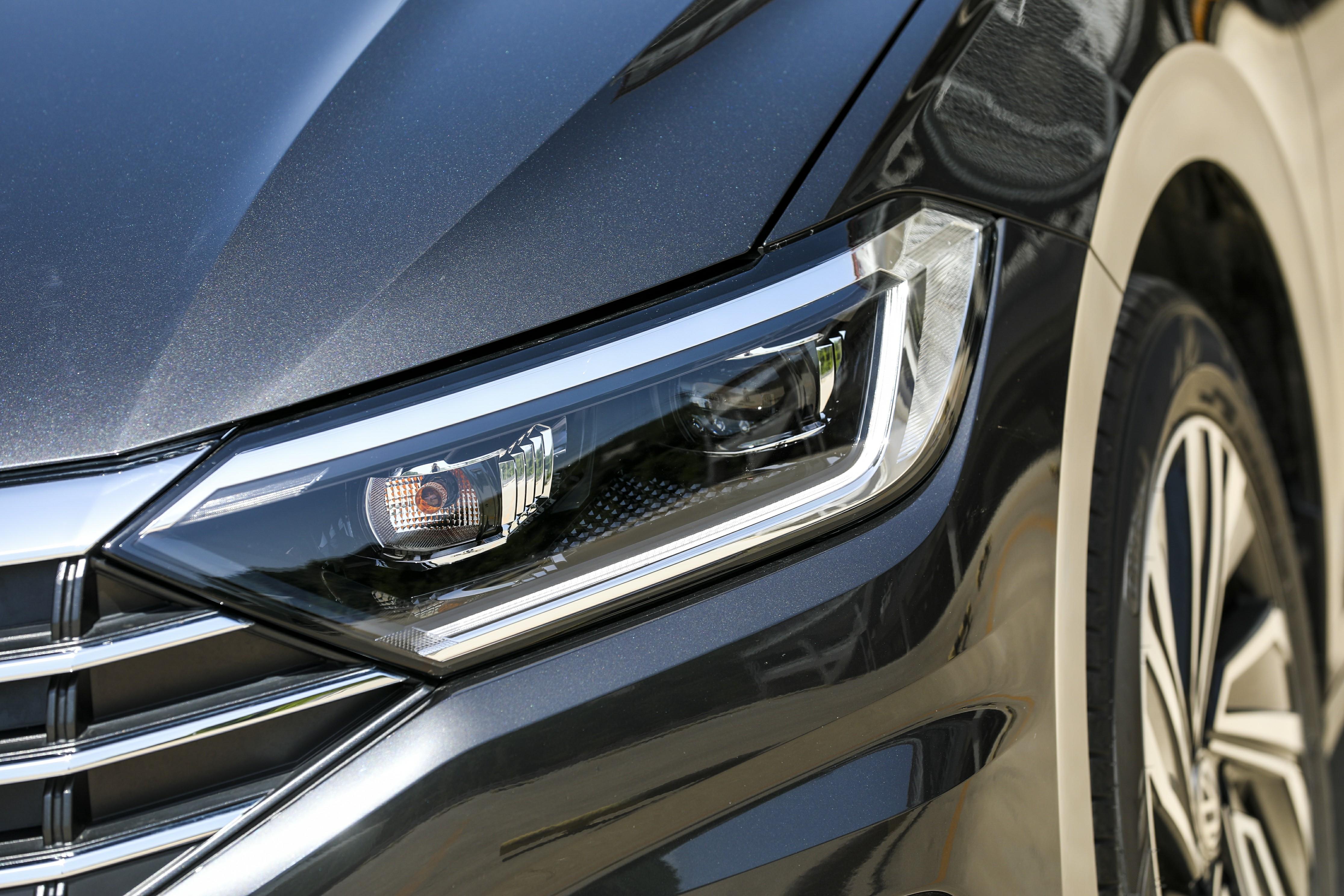 斯柯达明锐1.6和速腾发动机一样吗,斯柯达新明锐和速腾对比