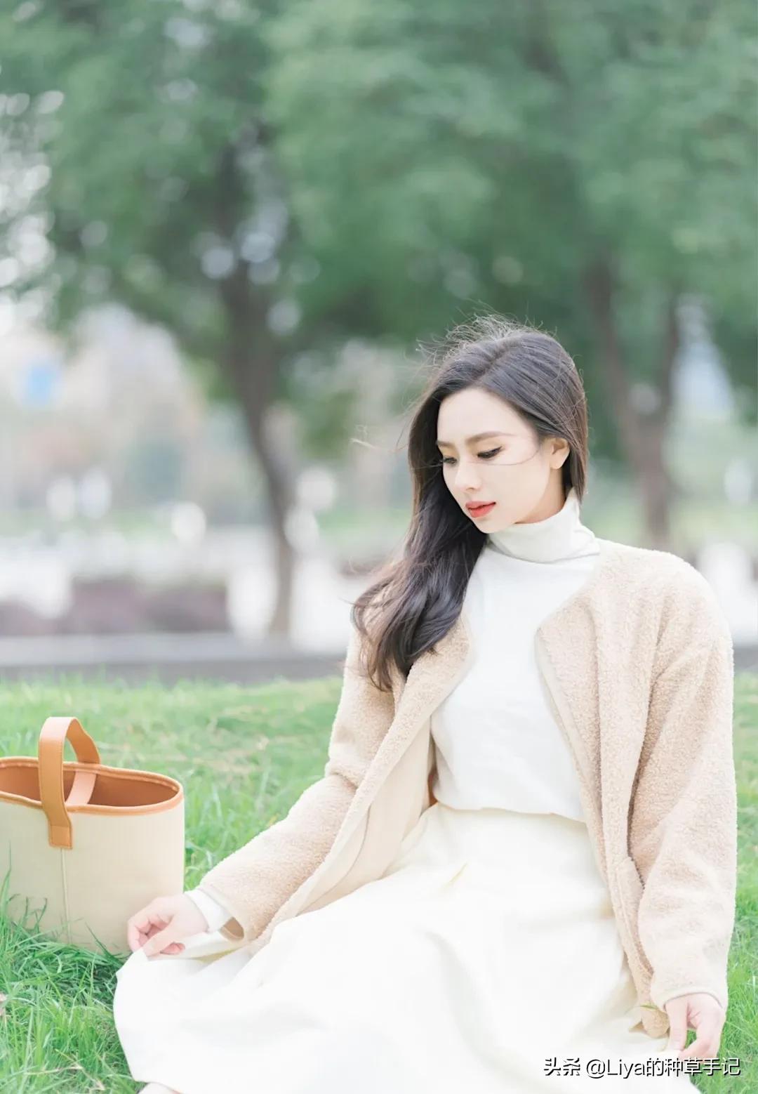 不要再披头散发了夏天适合的发型,披着和扎着都好看的浅层次发型