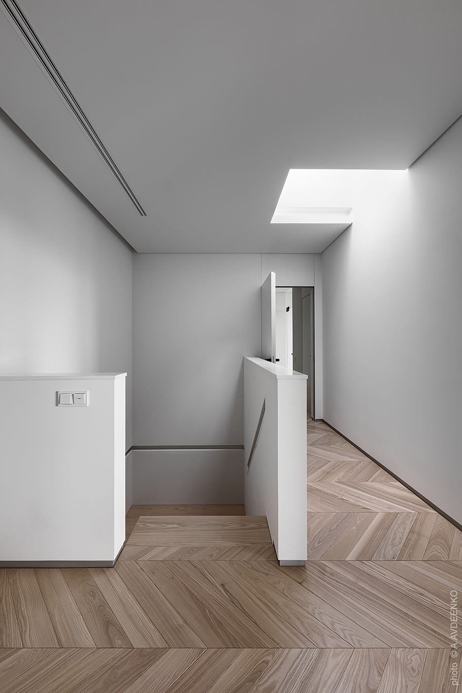 原木地板全屋搭配白色家具效果图,七里河中式原木整装全屋家具定制