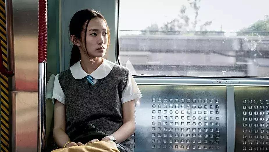 鍦ㄩ娓仛姘村,鍑虹敓鍦ㄩ娓敓娲诲湪骞夸笢