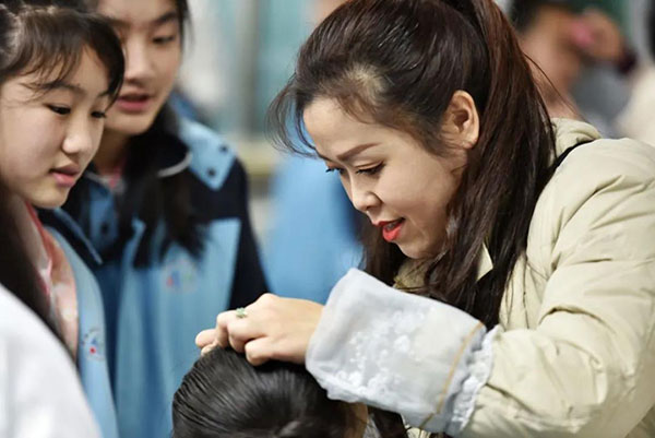 爱成都迎大运文明观赛,爱成都迎大运校运会