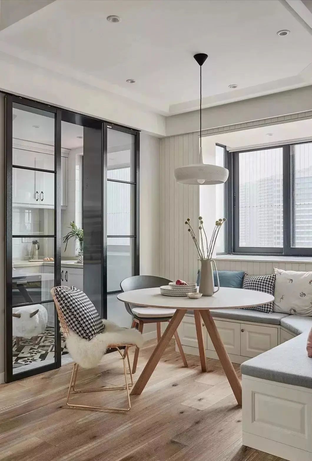 地板被水泡了鼓包怎么修复,地板鼓包没有工具修复方法