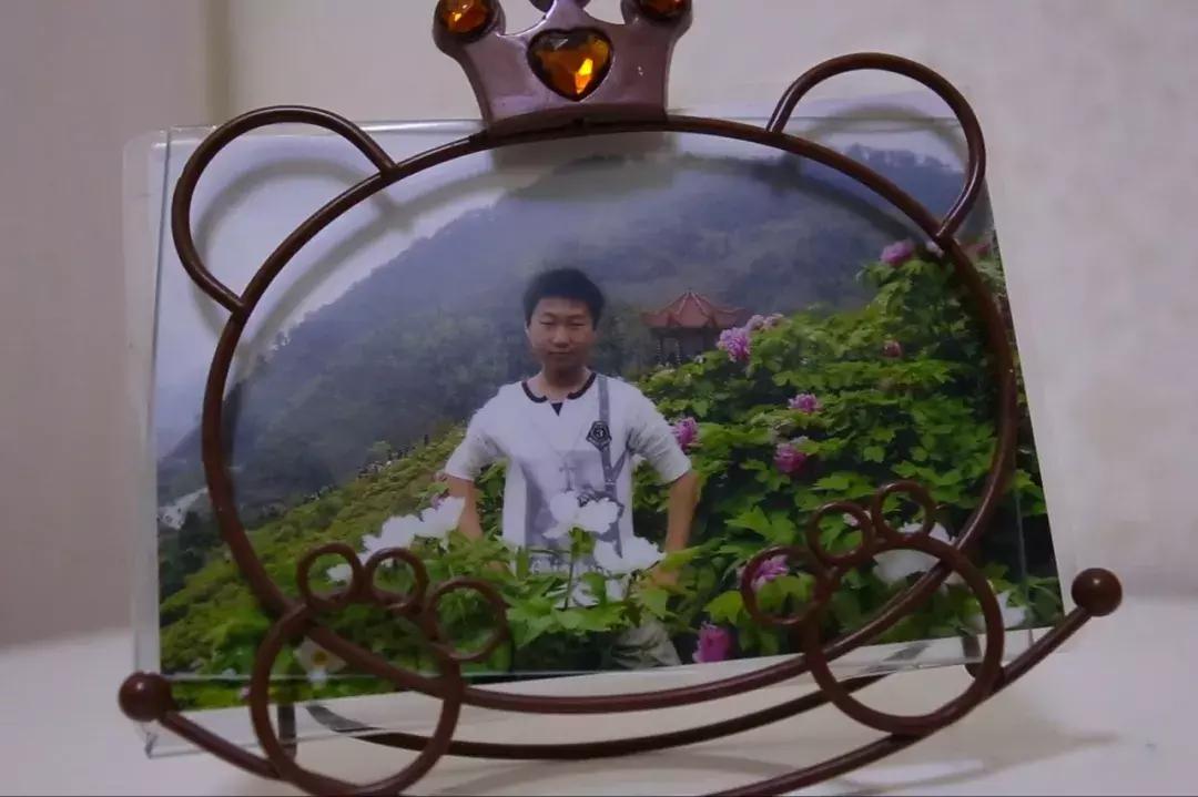 身体不能由自己做主,自己的性别不是自己决定的