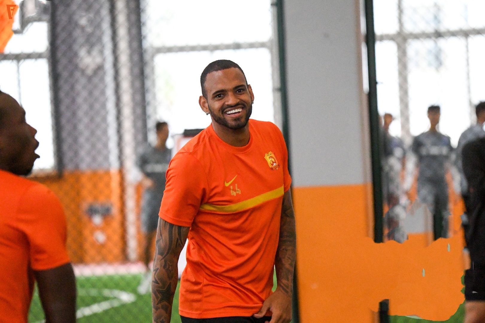 蒿俊闵武汉踢野球,蒿俊闵踹滕卡特