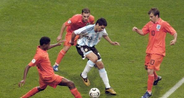 4312阵型全局解说,如何选择适合自己的足球前腰位置