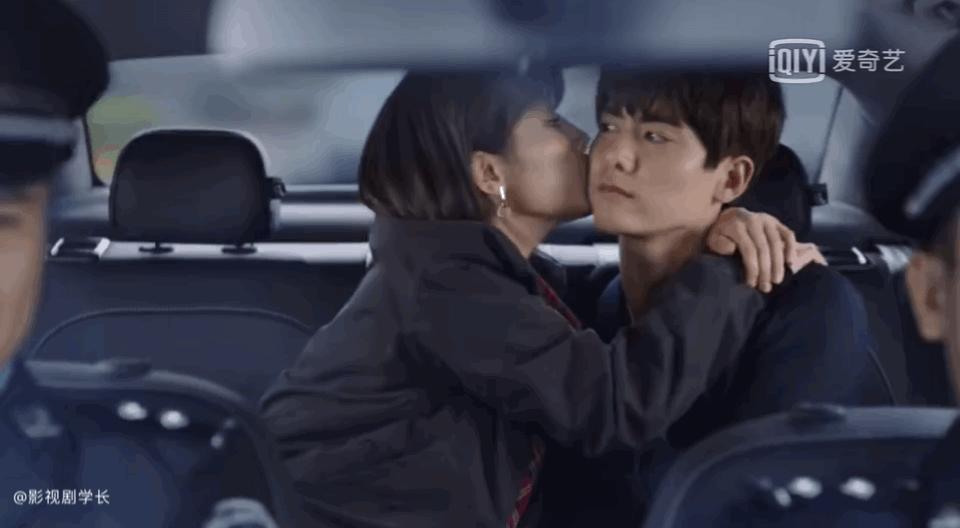 偶像剧甜蜜吻戏,现在偶像剧的吻戏是真吻吗