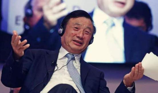 苹果店的宣传标语宣传华为,苹果门店门口打华为的广告