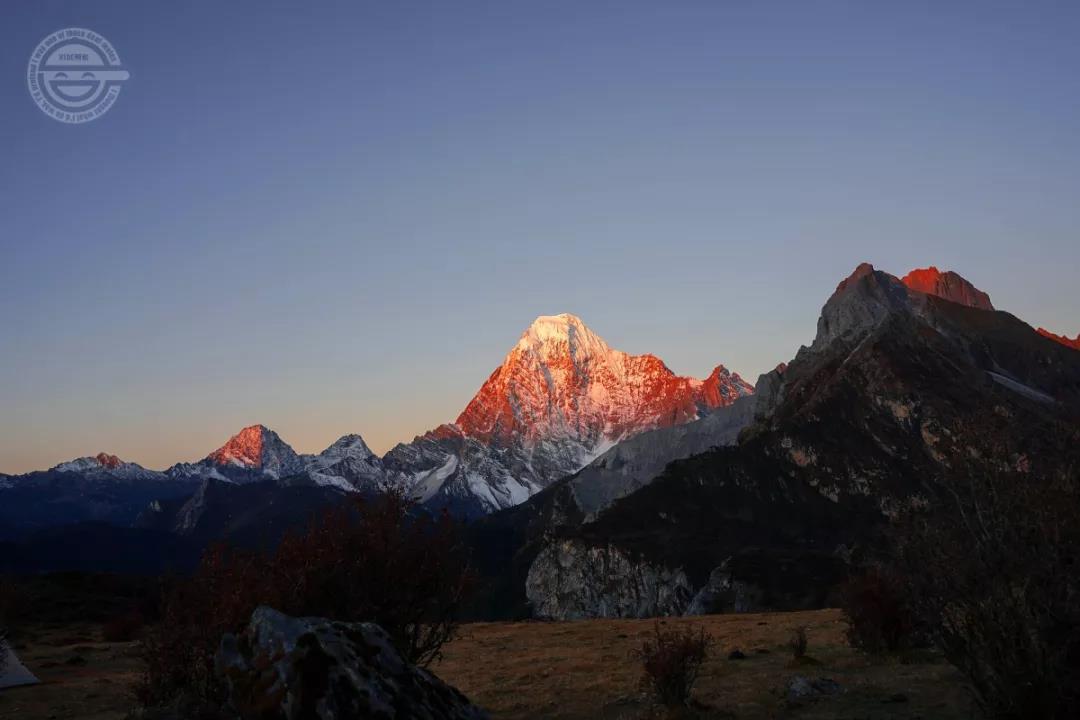 国庆旅游稻城亚丁自驾游最佳路线,国庆川西稻城亚丁风景区一日游