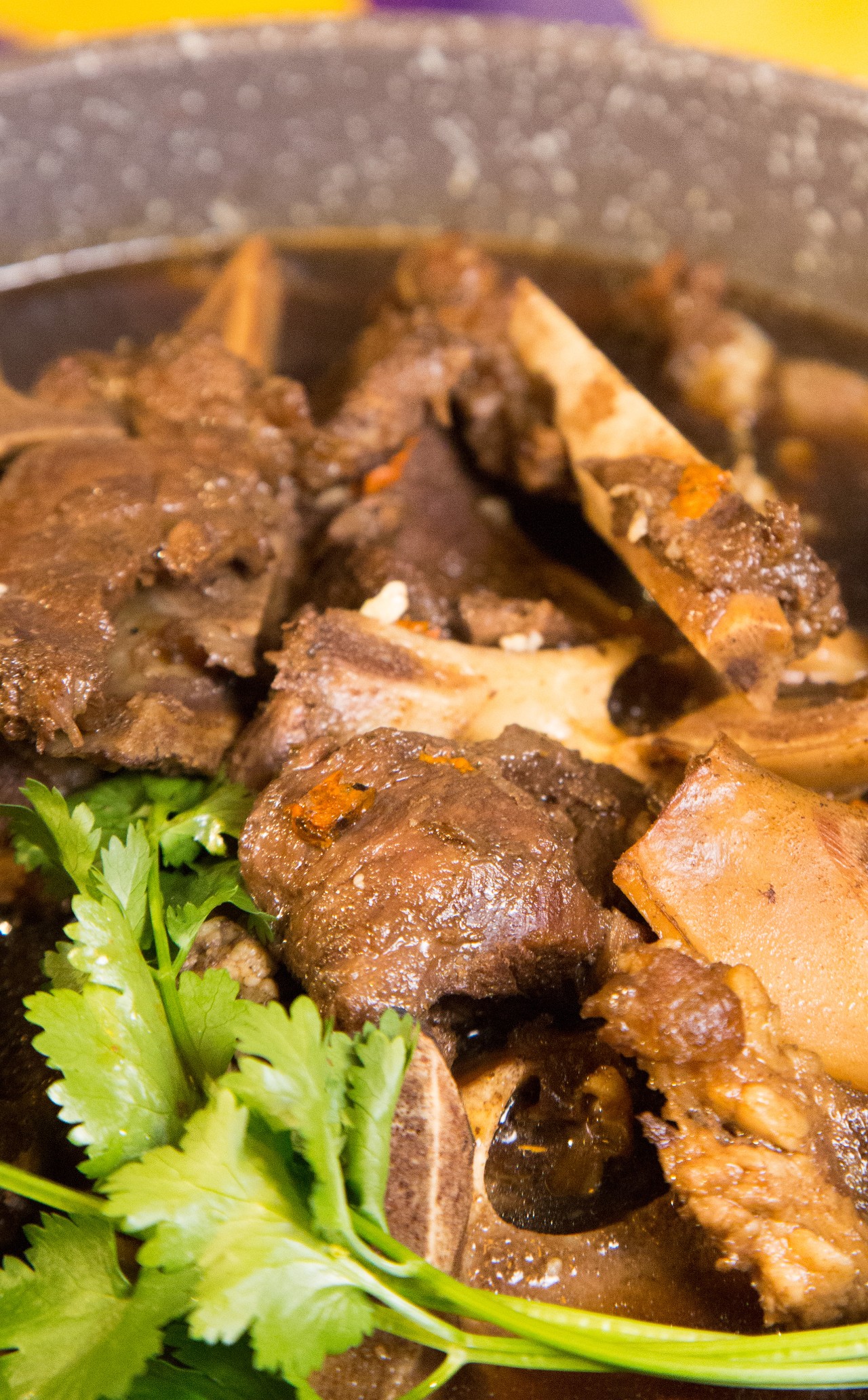 这家球迷必打卡胜地赢了！用牛蝎子锅+撸串，解锁夏日夜晚方式