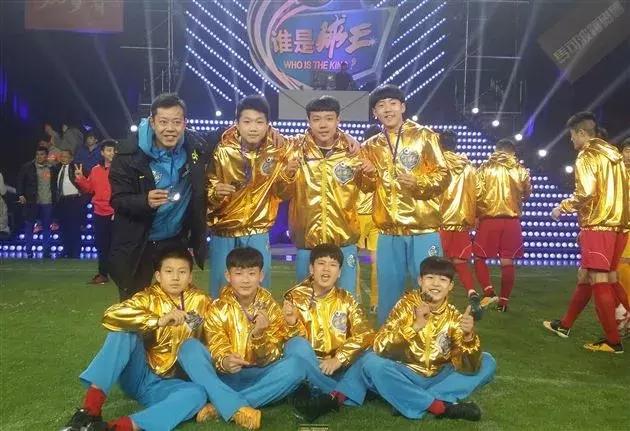 足球4比0大胜,精彩足球夺冠视频集锦