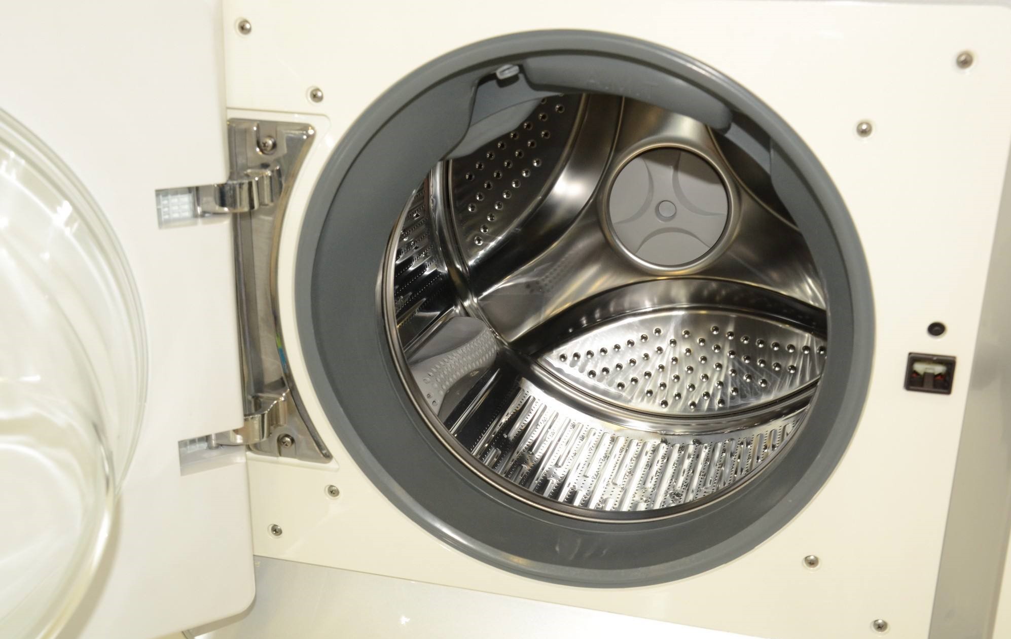 轻轻松松看懂洗衣机型号,滚筒洗衣机与波轮洗衣机哪个更优