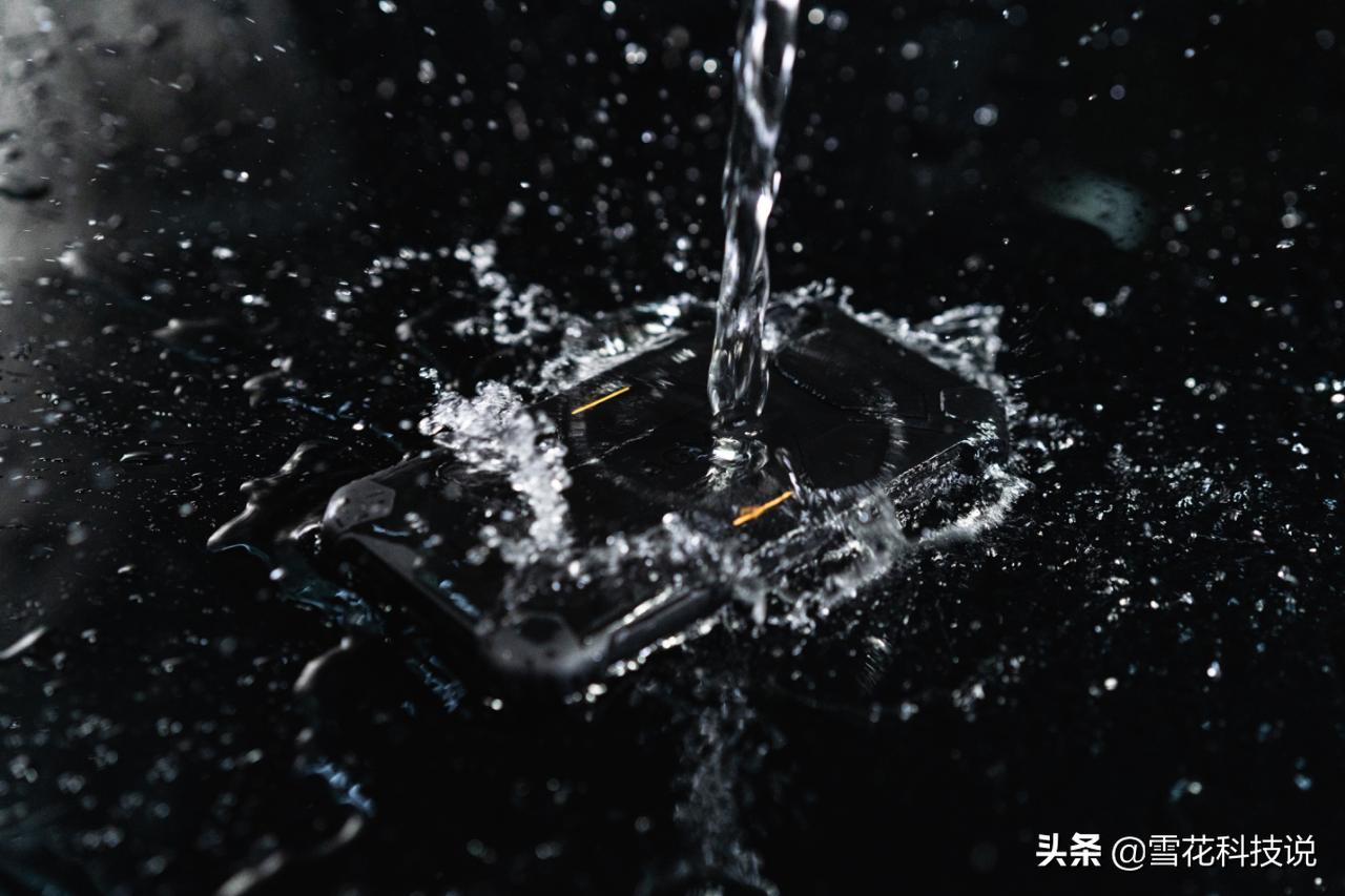 不需要使用半屏幕的手机壳推荐,一加ace2pro手机壳防止碎屏