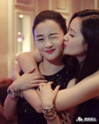 赵薇向男友人索吻,赵薇遭猴子索吻