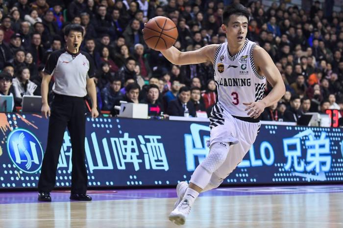 赵继伟不满判罚被警告,赵继伟怒斥某些退役球员