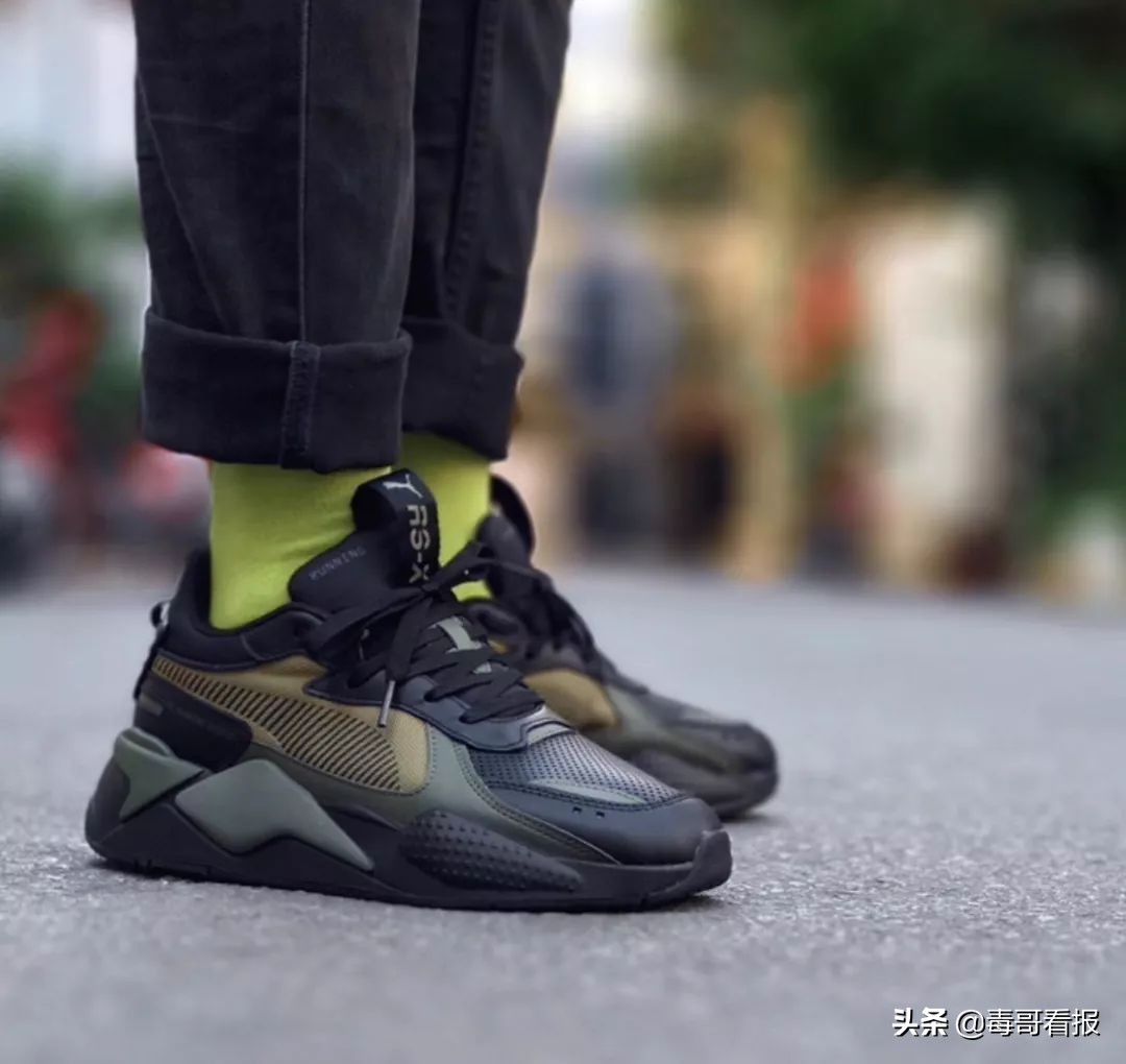 puma全面反光的鞋子,puma全掌碳板钉鞋测评