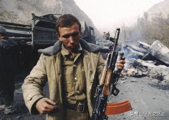 苏联的ak47打败德国,为什么ak47是世界上最可怕的枪支
