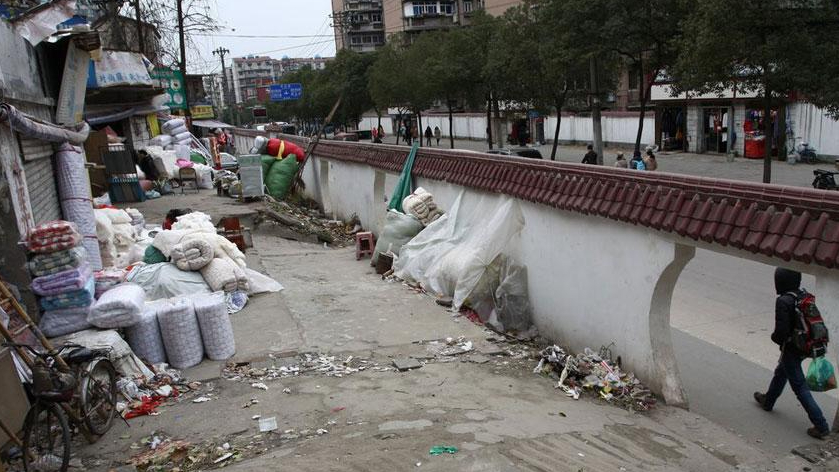 广州凌晨城中村,深圳一个城中村租客越来越少