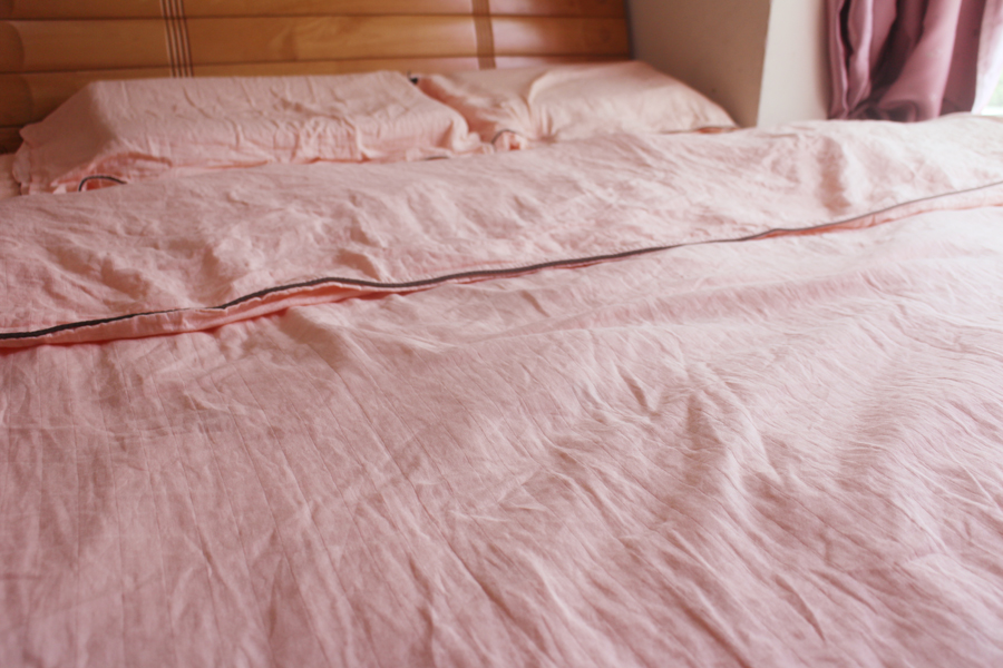 家有爱出汗的宝宝，造作双层纱织四件套透气+舒适，安睡整晚