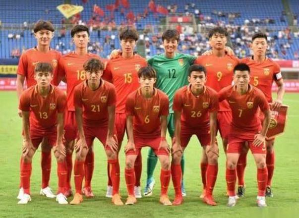 中国足球痛苦瞬间,国足训练脚下基本功