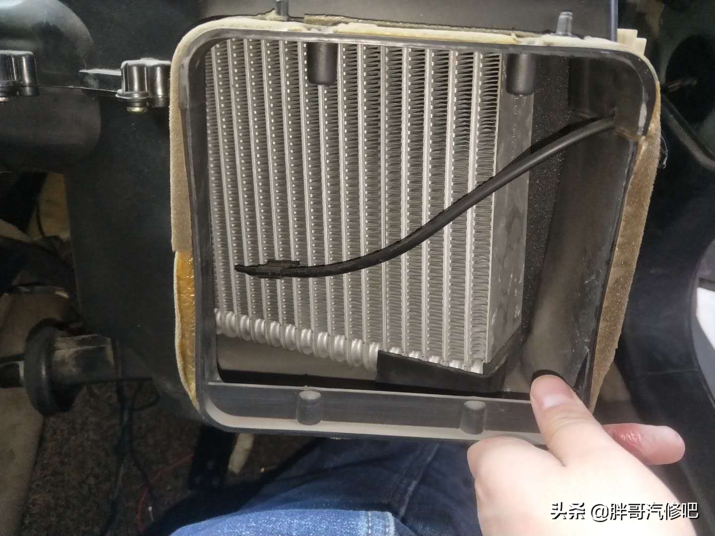 发动机高温缺水加了水又没事了,发动机高温报警防冻液都出来了