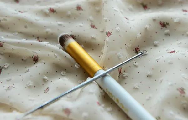 妆后起皮卡粉怎么办,化完妆太卡粉怎么补救