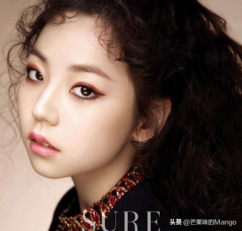 周冬雨单眼皮搭配,韩国单眼皮女明星眼妆金高银