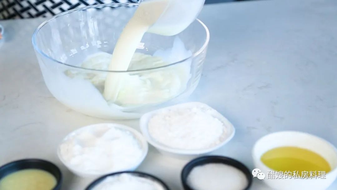 做好的冰皮月饼多久会变硬,冰皮月饼的皮冷冻后变硬怎么解决