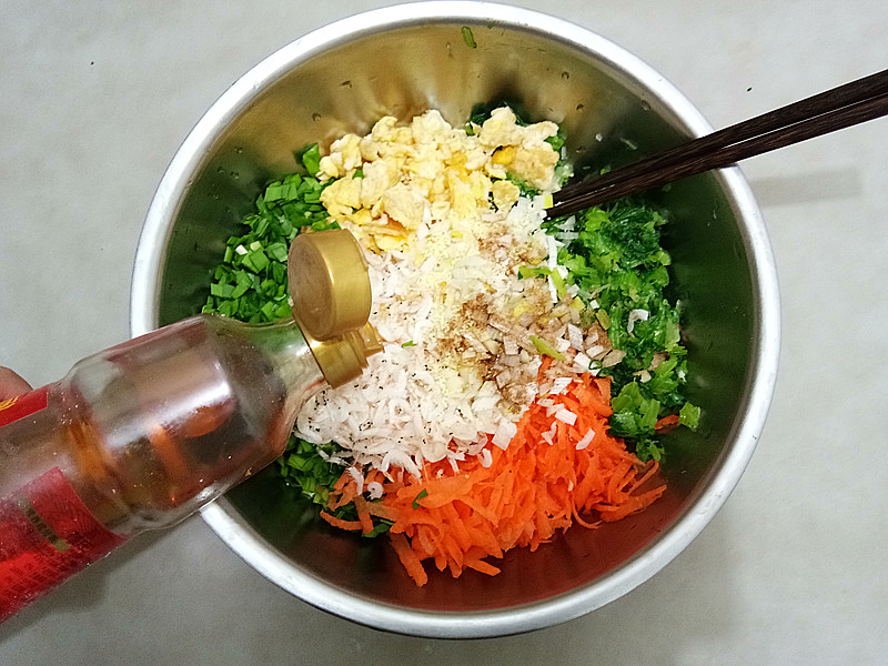 小白菜鸡蛋馅玉米面菜团子的做法,小白菜馅玉米面菜团子的家常做法