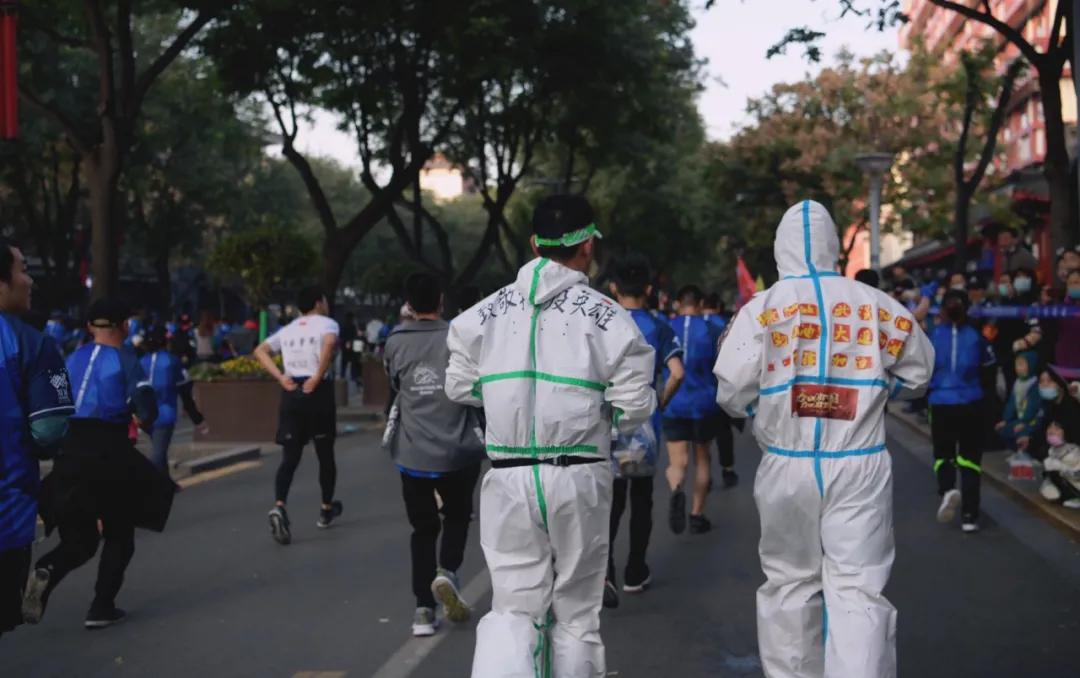 今天你们的朋友圈被刷屏了吗,今天的朋友圈被这几个字霸屏了