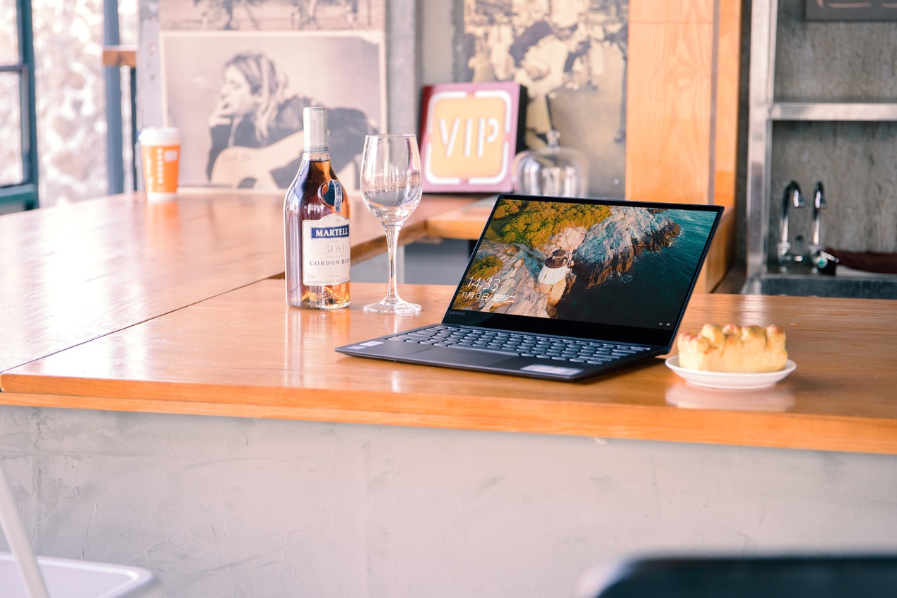 再说轻薄没性能，我就用联想YOGAS730打你脸