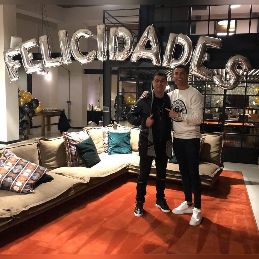 C罗教儿子任意球,马特奥进球后c罗庆祝动作