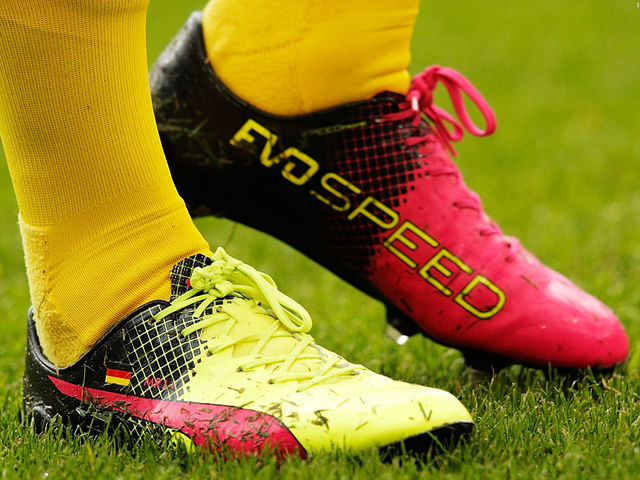 让人一眼看出踢球等级的球鞋,看鞋识人野球场