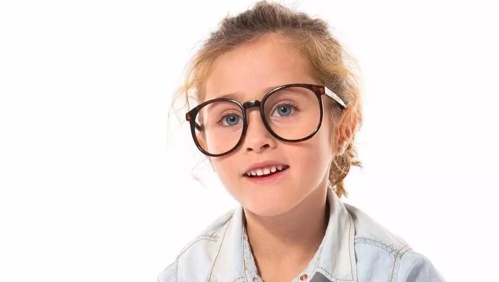 孩子远视1000度能看多远,远视加弱视1000多度能治好吗