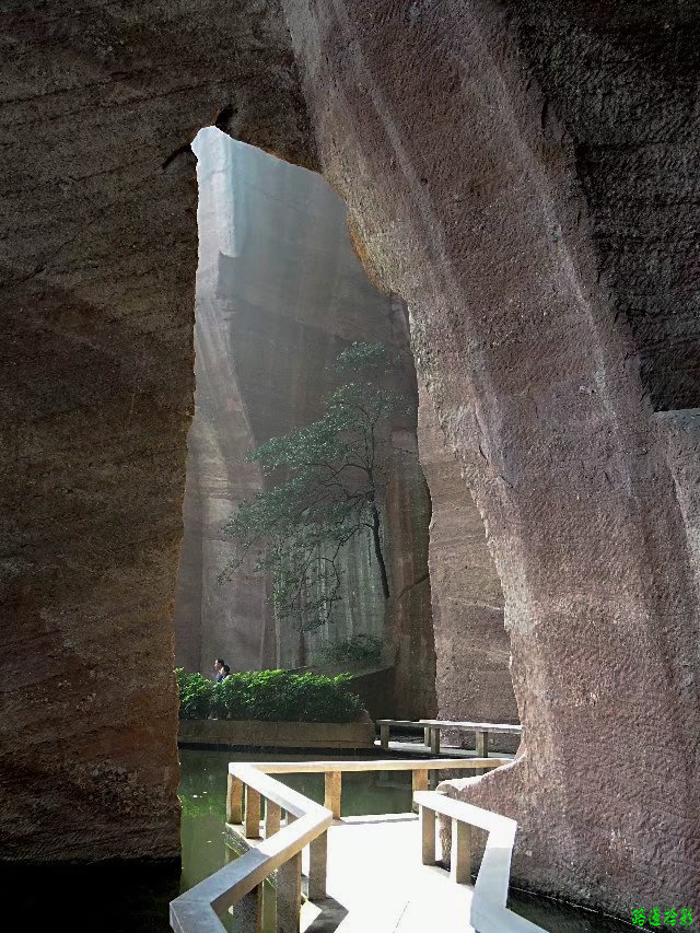 广州莲花山景点,岭南莲花山全景