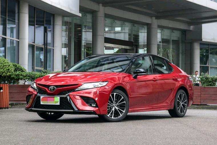 新凯美瑞顶配对比es200,25万丰田凯美瑞