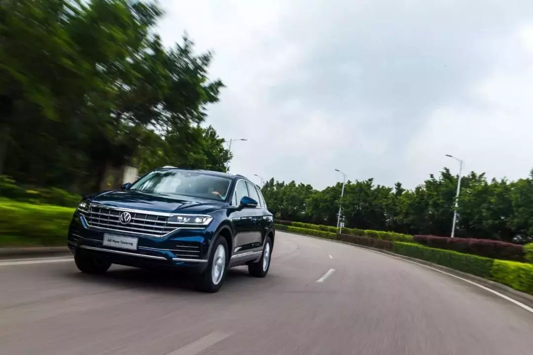 新款途锐四驱对比q7四驱,2022款奥迪q73.0t和途锐3.0t哪个好