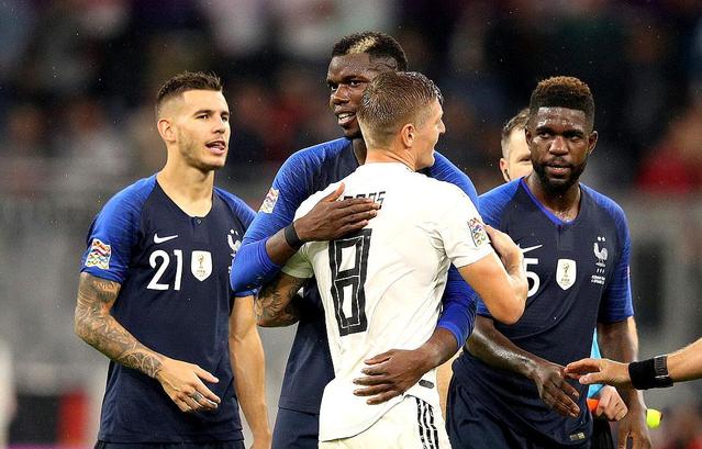 防守反击什么阵型,最新足球战术阵型和分析