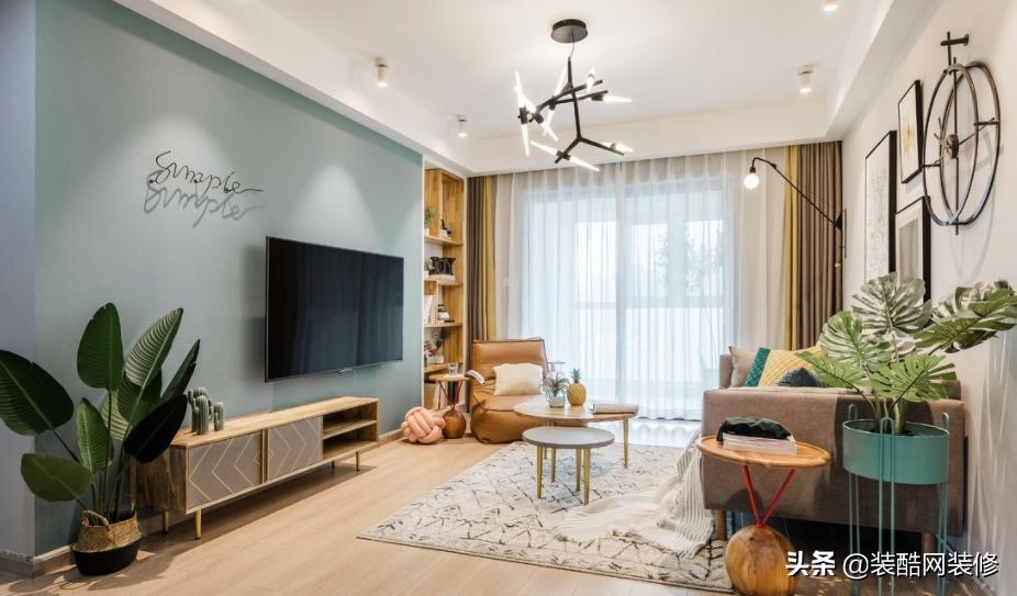 难以置信这竟是男孩子的家，清新柔软，女生见了都眼红