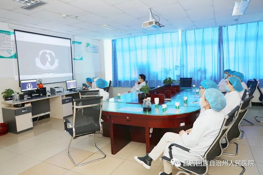 “鸡蛋肿瘤”塞满食管、胃，看昌吉州人民医院专家如何治疗！